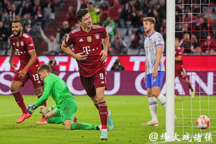 纪录之夜!拜仁药厂献进球大战 莱万又迎里程碑 纪录之夜!拜仁药厂献进球大战 莱万又迎里程碑