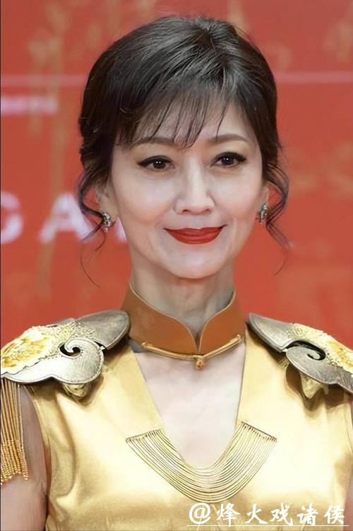 赵雅芝70岁,孙女颜值却冲上热搜!看清正脸后网友惊了:这隔代遗传绝了 赵雅芝70岁,孙女颜值却冲上热搜!看清正脸后网友惊了:这隔代遗传绝了